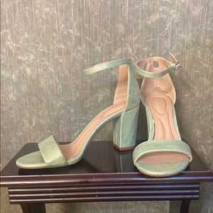 Kelly & Katie Green Block Sandal